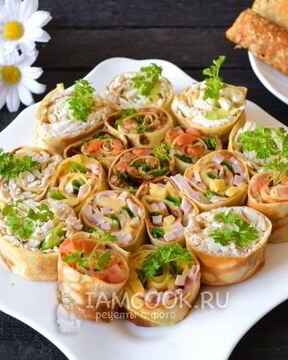 Роллы из блинчиков с разной начинкой