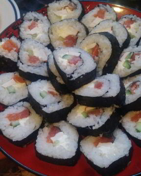 Роллы с форелью и сливочно-творожным сыром