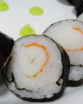 Роллы с крабовыми палочками