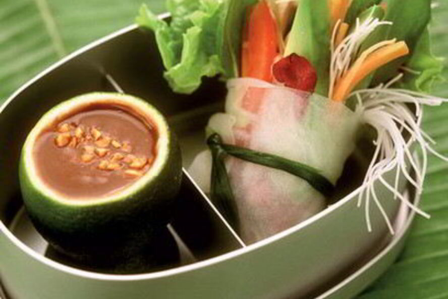 Рецепт роллы с овощами из рисовой бумаги с арахисовым соусом