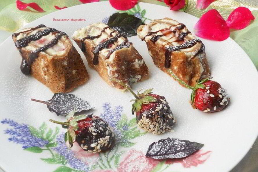 Рецепт сладкие роллы из шоколадных блинчиков с клубникой и лимонным курдом