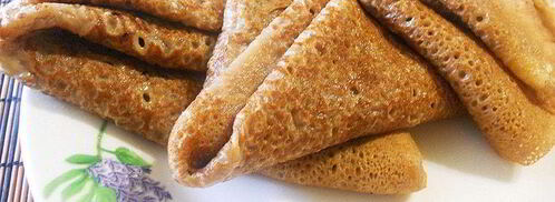 сладкие роллы из шоколадных блинчиков с клубникой и лимонным курдом. Шаг 5