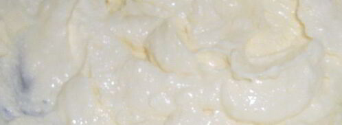 сладкие роллы из шоколадных блинчиков с клубникой и лимонным курдом. Шаг 9