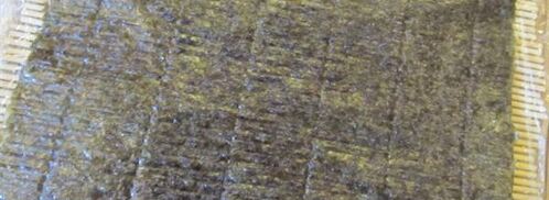 спайси роллы с лососем. Шаг 3