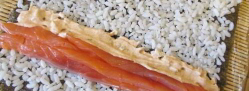 спайси роллы с лососем. Шаг 4