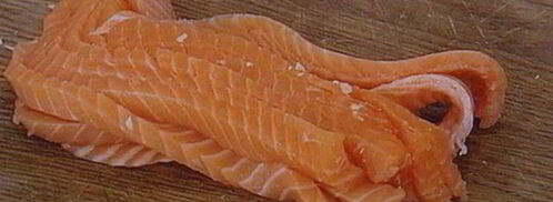 спринг-роллы с лососем и свежим шпинатом. Шаг 3