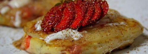 спринг-роллы с творогом, клубникой и бананом. Шаг 8