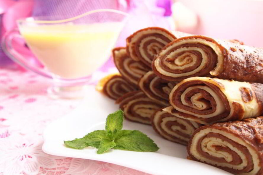 Рецепт блинные рулетики с ванильным соусом