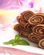 Блинные рулетики с ванильным соусом