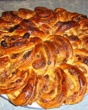 Дрожжевой рулет с изюмом Бабушкина салфетка