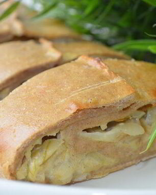 Грибной рулет из картофельного теста