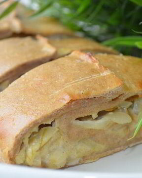 Грибной рулет из картофельного теста