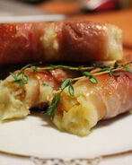 Картофельные рулетики в хамоне