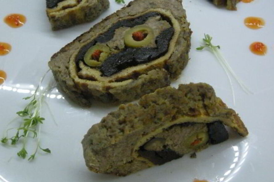 Рецепт мясной рулет с черносливом