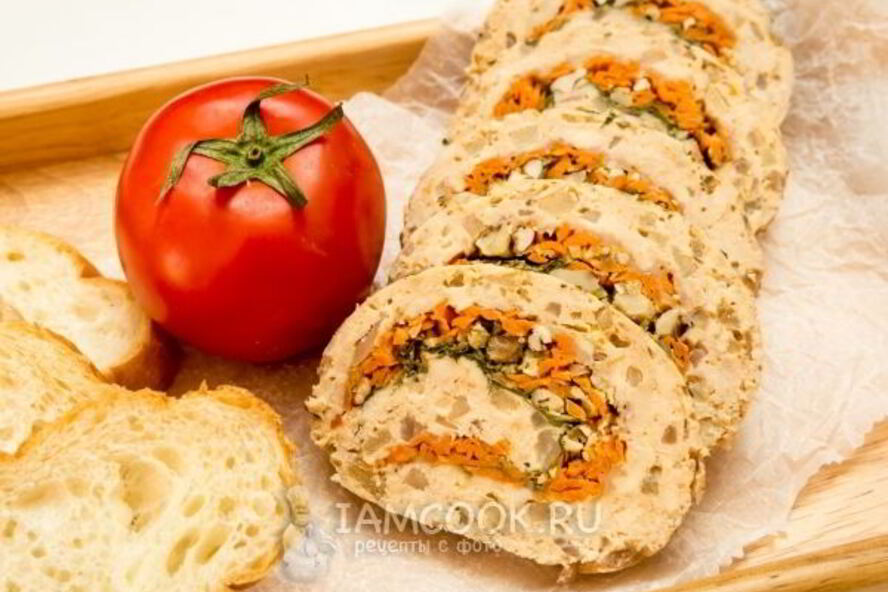 Рецепт паровой куриный рулет с яблоком, орехами и пармезаном