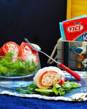 Праздничный закусочный рулет из лосося