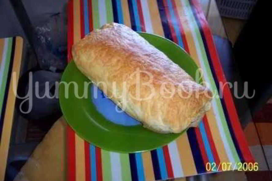 Рецепт рулет из слоеного теста с капустой и фетой