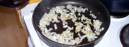 рулет из слоеного теста с капустой и фетой. Шаг 17