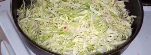 рулет из слоеного теста с капустой и фетой. Шаг 20