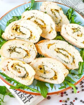 Рулет куриный с сыром в духовке