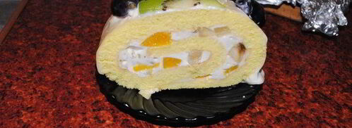 рулет с персиками и ананасом. Шаг 10