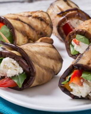 Рулетики из баклажанов с базиликом