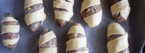 рулетики из фарша в слоеном тесте. Шаг 6