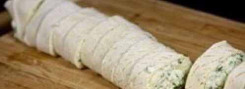 рулетики из тортильи с сыром и чесноком. Шаг 8