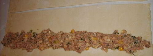 рулетики слоеные с тунцом. Шаг 5