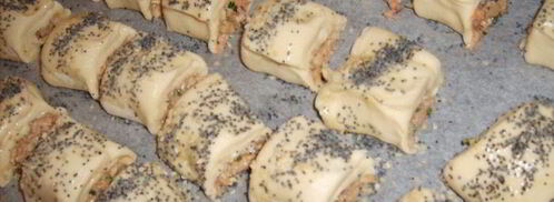 рулетики слоеные с тунцом. Шаг 9