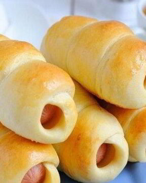 Сосиски в дрожжевом тесте