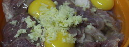 свинина, маринованная в яйцах. Шаг 3