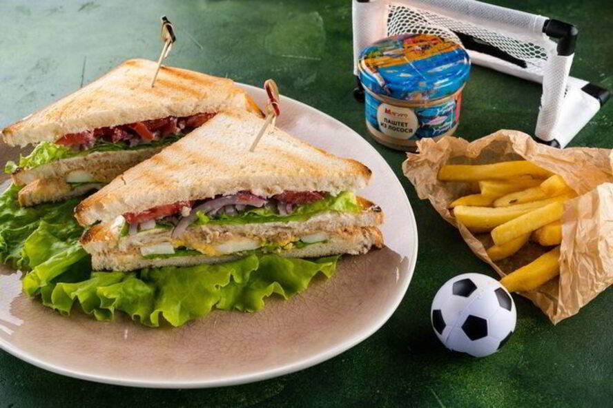 Рецепт клаб-сэндвич с лососевым паштетом