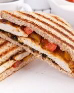 Куриные сэндвичи с курицей гриль и соусом барбекю