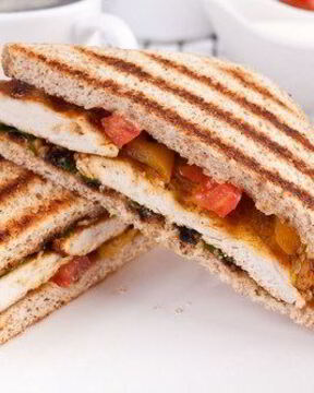 Куриные сэндвичи с курицей гриль и соусом барбекю