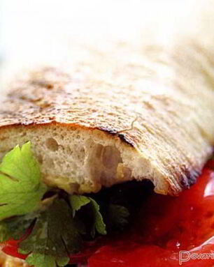 Сэндвич с курицей и майонезом