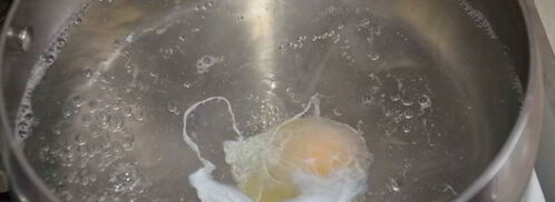 сэндвич с яйцом-пашот и салатом. Шаг 4