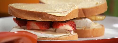 сэндвичи с фруктами, шоколадом и сыром бри. Шаг 4