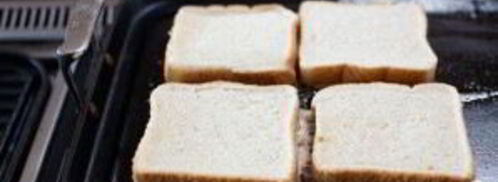 сэндвичи с колбасой и халапеньо. Шаг 4