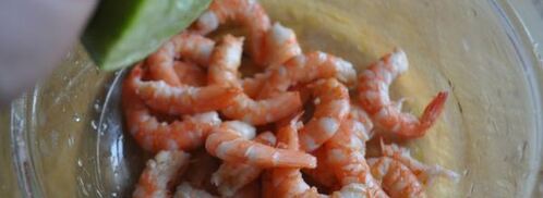 сырный гратен с креветками и красным луком. Шаг 3