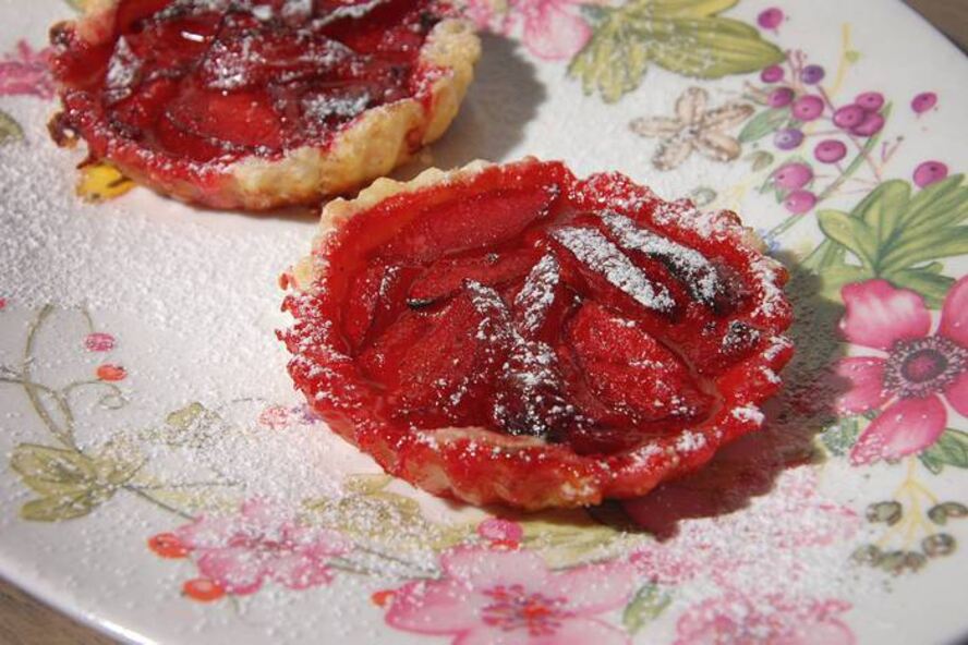 Рецепт ароматные тарталетки со сливами