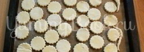 тарталетки из слоеного теста с начинкой. Шаг 4