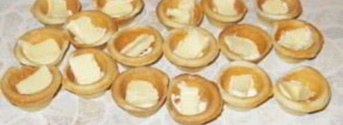 тарталетки с икрой и маслом. Шаг 2