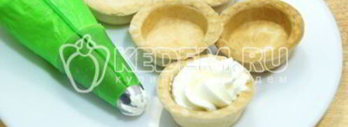 тарталетки с красной икрой праздничные. Шаг 2