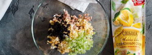 тарталетки с тунцом и красной икрой. Шаг 3