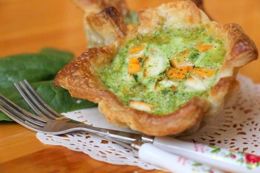 Рецепт тарталетки с тыквой и фетой в сливочно-шпинатной заливке