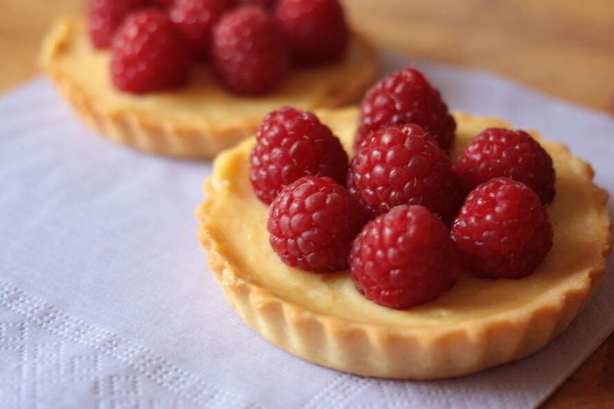 Рецепт тарталетки с заварным кремом и ягодами