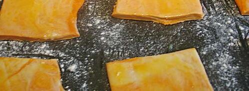 томатные тарталетки с помидорами, фетой и соусом песто. Шаг 2