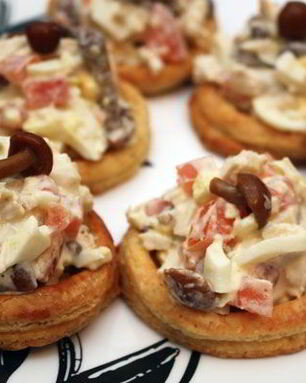 Творожные тарталетки с куриным салатом
