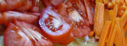 закусочные рисовые тарталетки с запеченными овощами и куриным филе под сыром. Шаг 5